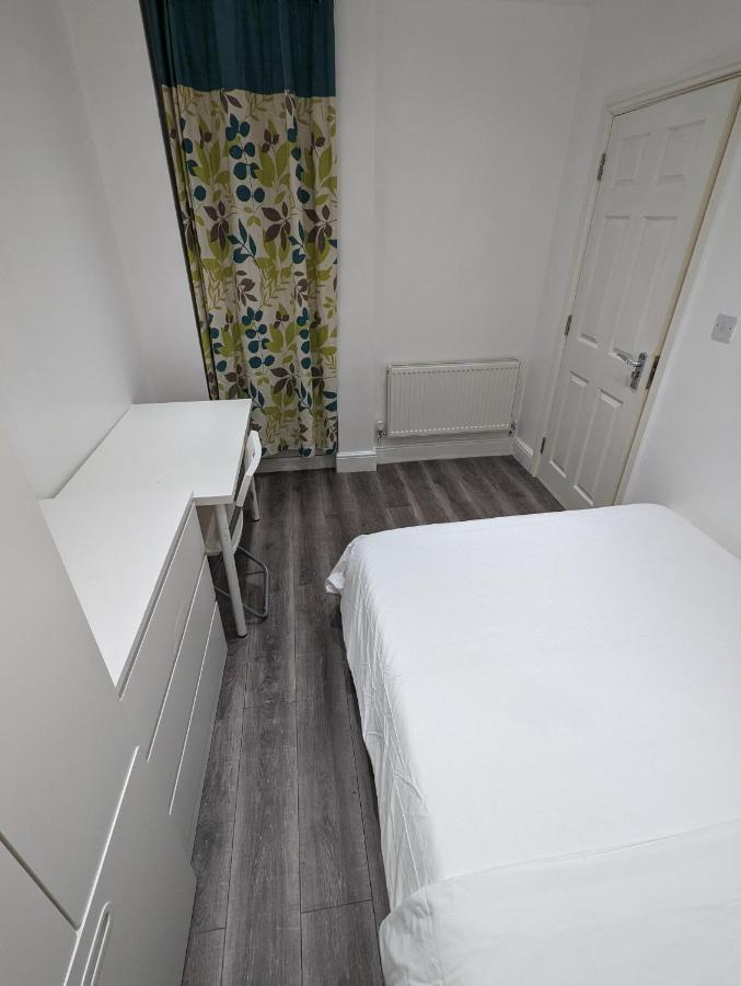 Mile End- Prime Location Hotel London Exterior photo